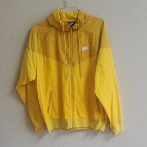 Nike Men's Vibrant Yellow Windbreaker